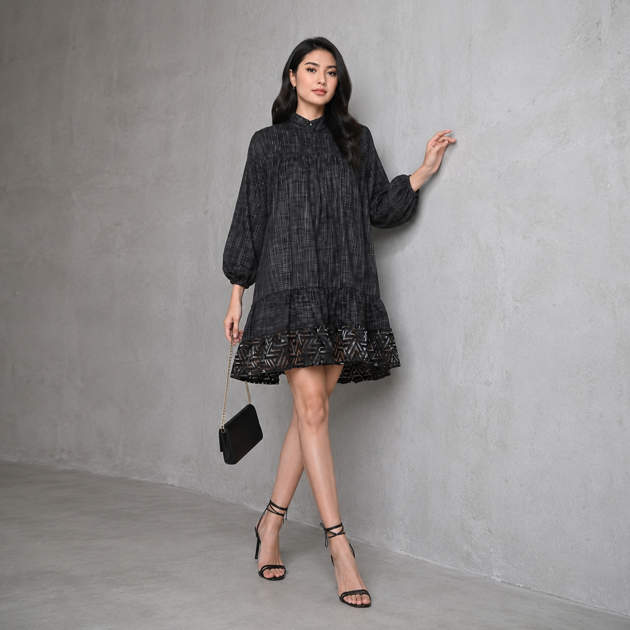 Dress in lurik woven - Image 4