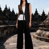 Vest tenun ikat atau lurik